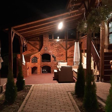 Izvorul Maleii Hotel Petrilla Kültér fotó