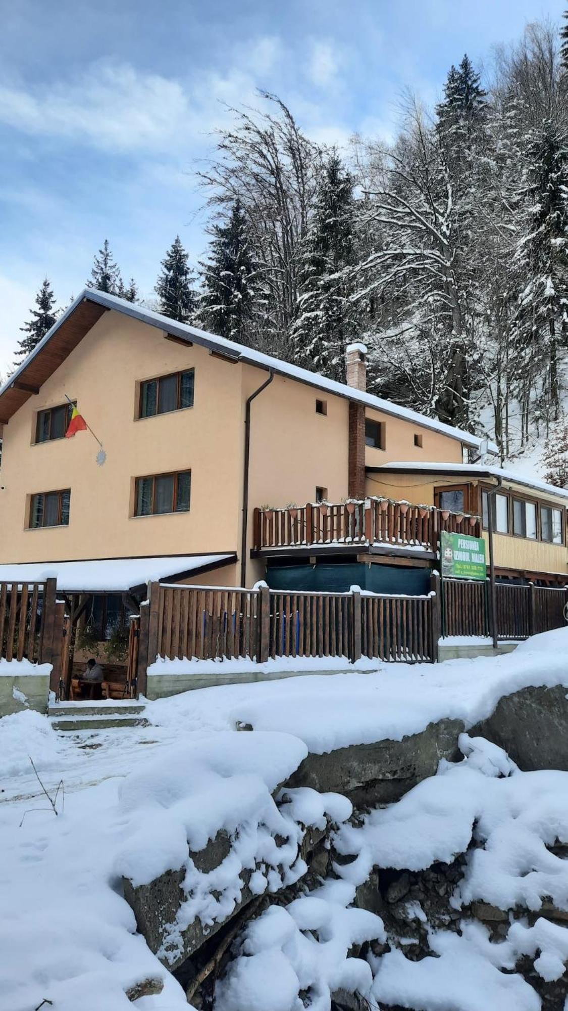 Izvorul Maleii Hotel Petrilla Kültér fotó
