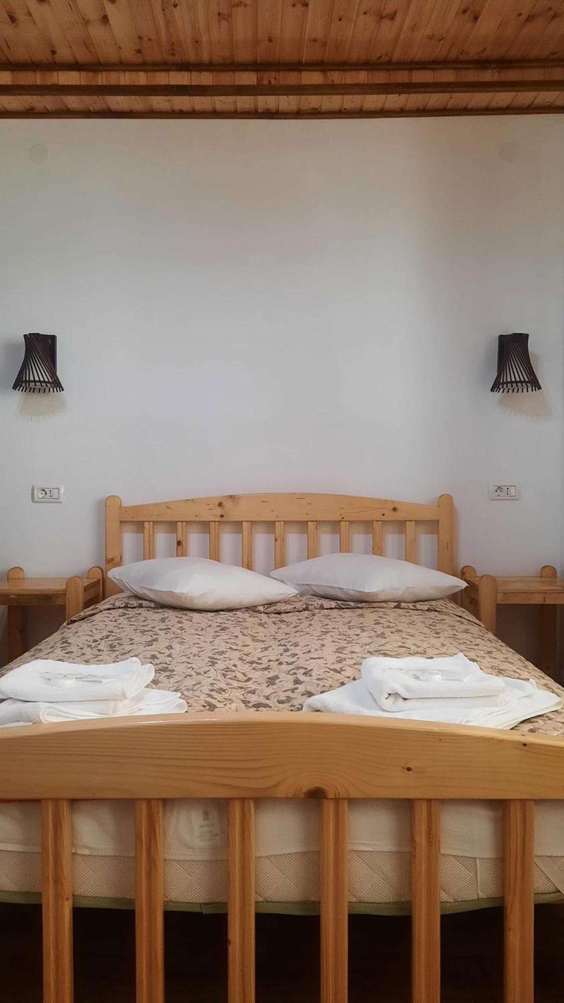 Izvorul Maleii Hotel Petrilla Kültér fotó