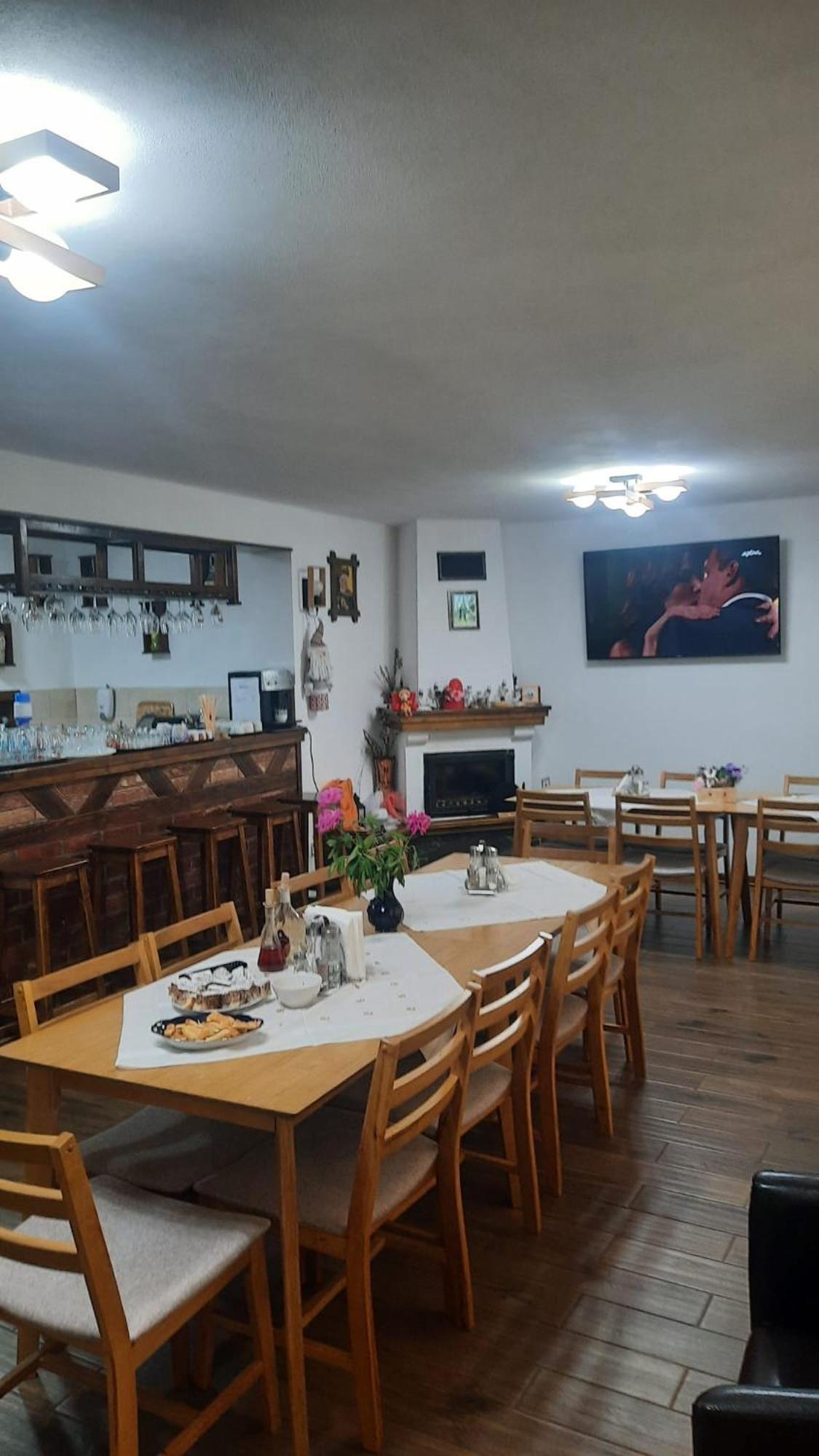 Izvorul Maleii Hotel Petrilla Kültér fotó